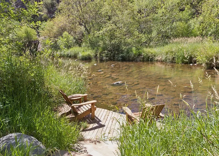 The Joy - And Luxury Creekside